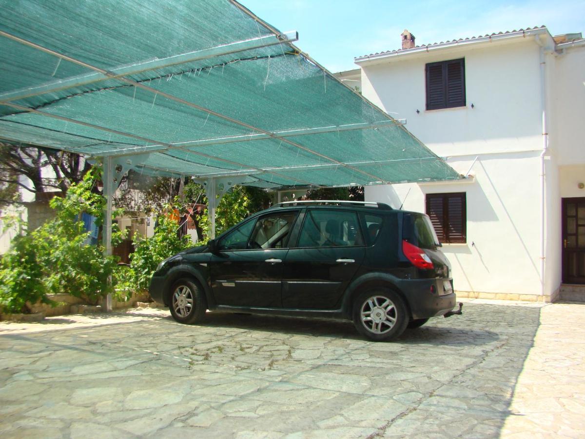 Apartments And Rooms With Parking Space Pag - 13060 Pag Town Exterior photo