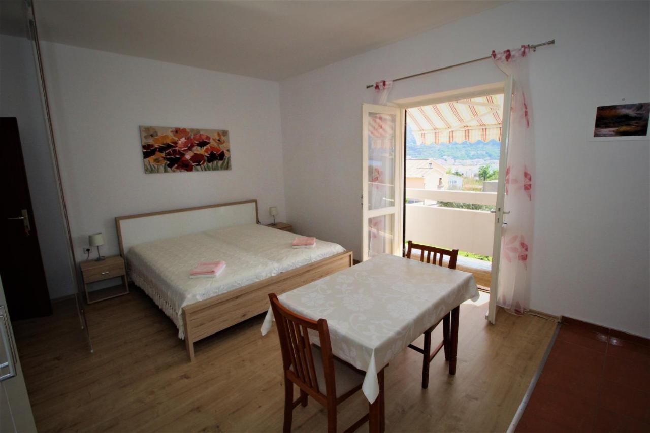 Apartments And Rooms With Parking Space Pag - 13060 Pag Town Exterior photo