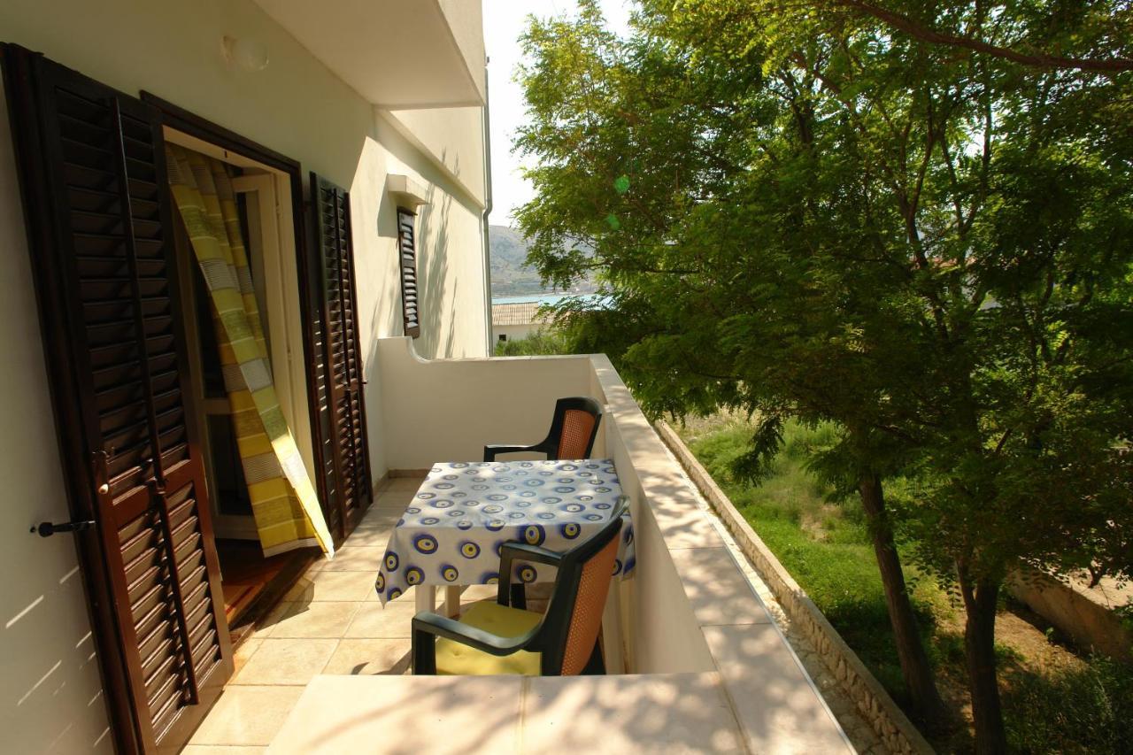 Apartments And Rooms With Parking Space Pag - 13060 Pag Town Exterior photo